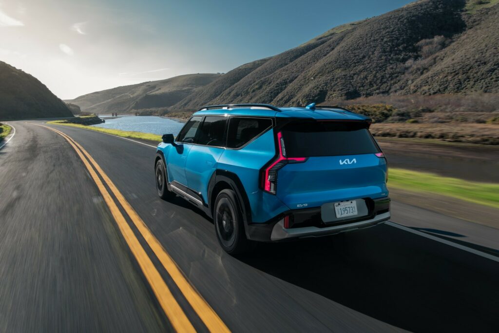  Kia EV9 Owners Are Reporting Battery Failures, And Long Waits For Fixes