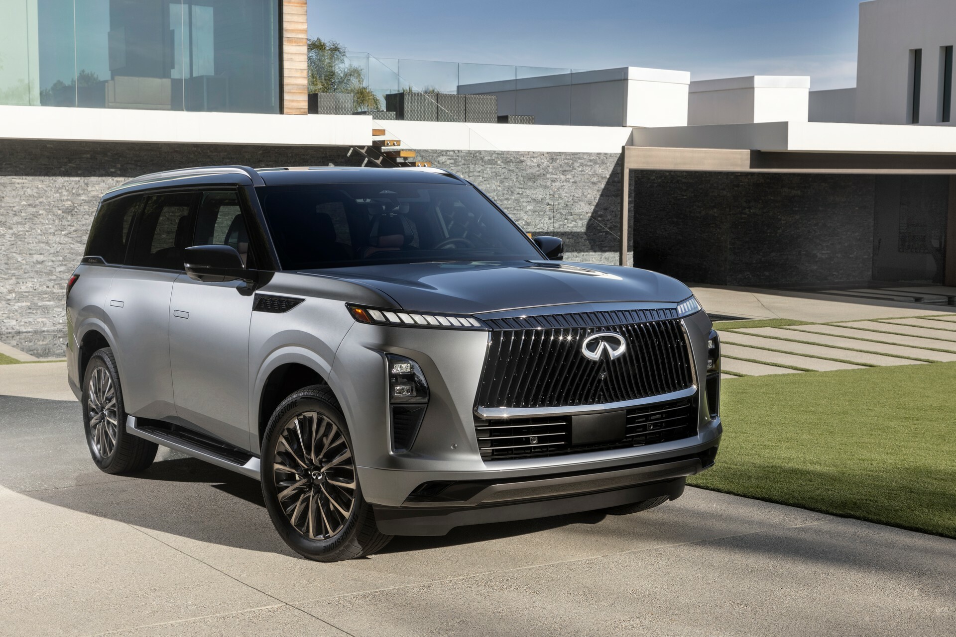 2025 Infiniti QX80 03019 18