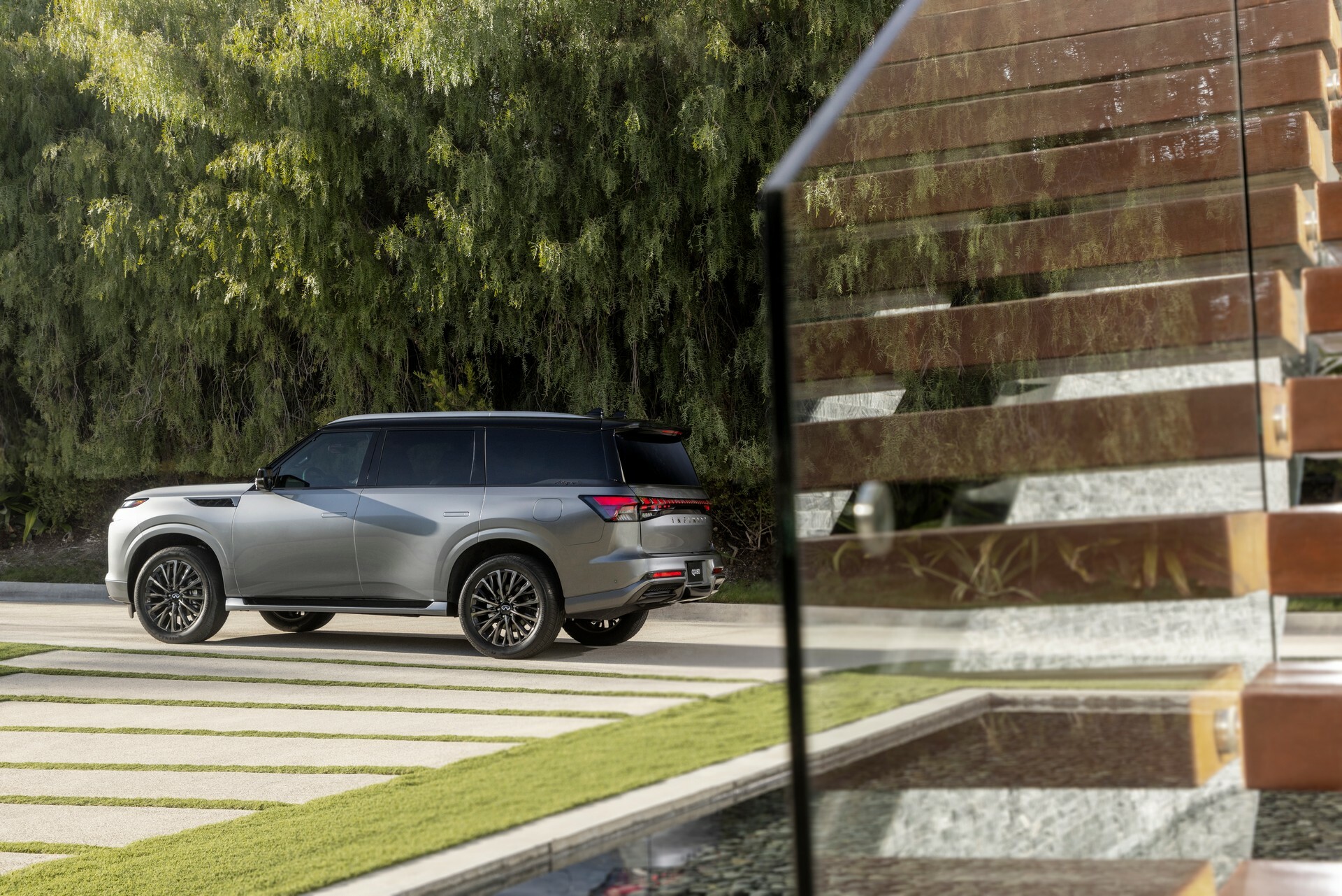 2025 Infiniti QX80 03019 20