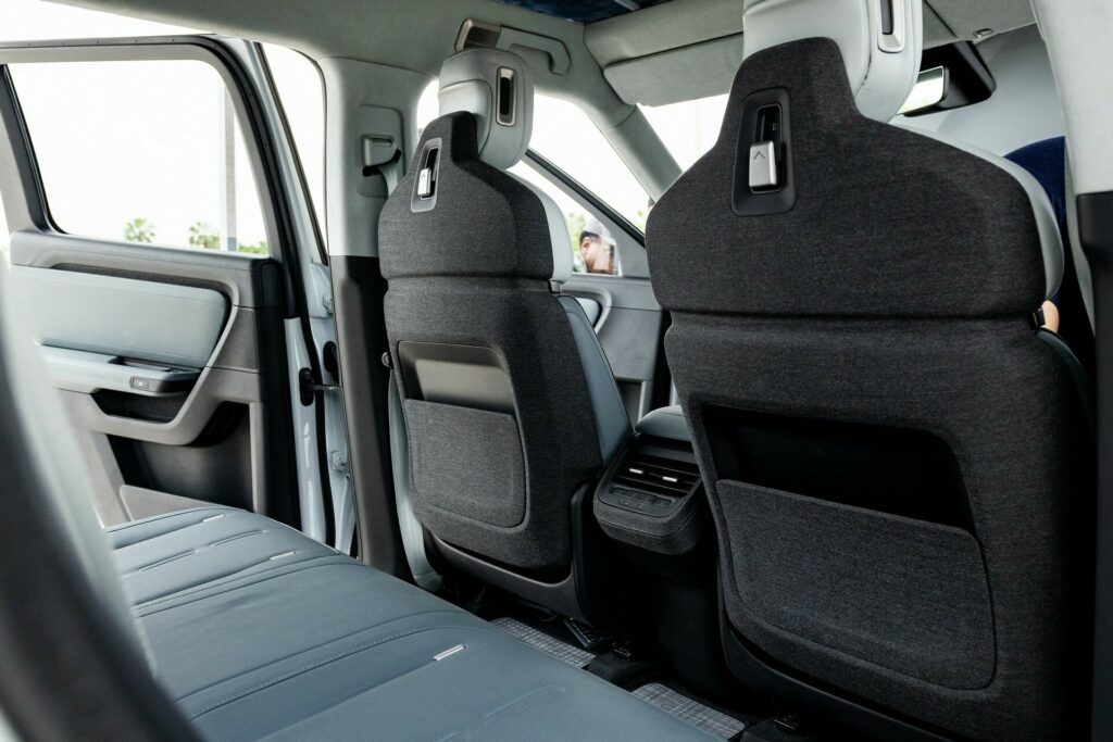 El Rivian R2 2026 se ve aún mejor de cerca