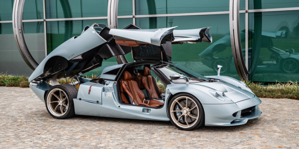     Review: The Pagani Huayra Codalunga Is A $7.6M Masterpiece Of Italian Power