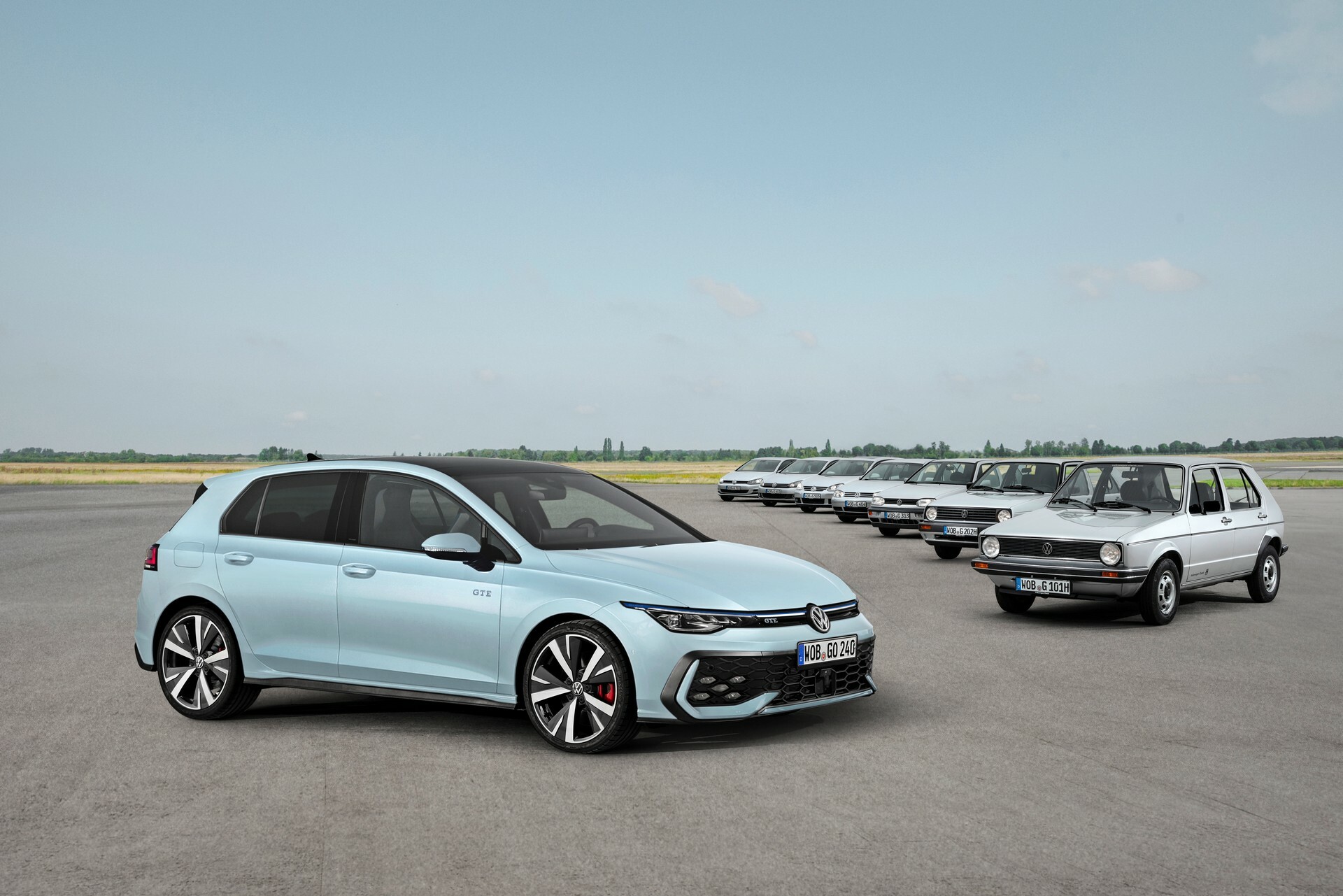 期間限定-15%　VW50周年Stern 50 Jahre Volkswagen 50 Years And 37 Million Units Later, The VW Golf Remains An Icon