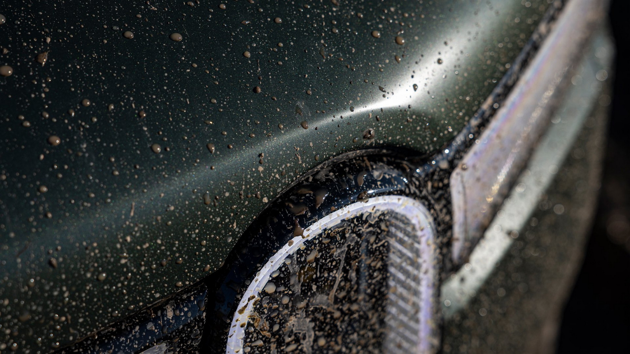 Rivian Offers Its New $5,000 Satin Wrap For Free In April | Carscoops