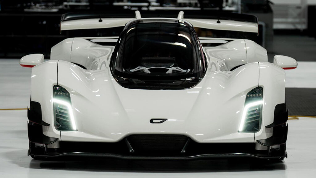  Czinger’s Latest 21C Hypercar Is The All-White Special ‘El Mirage’