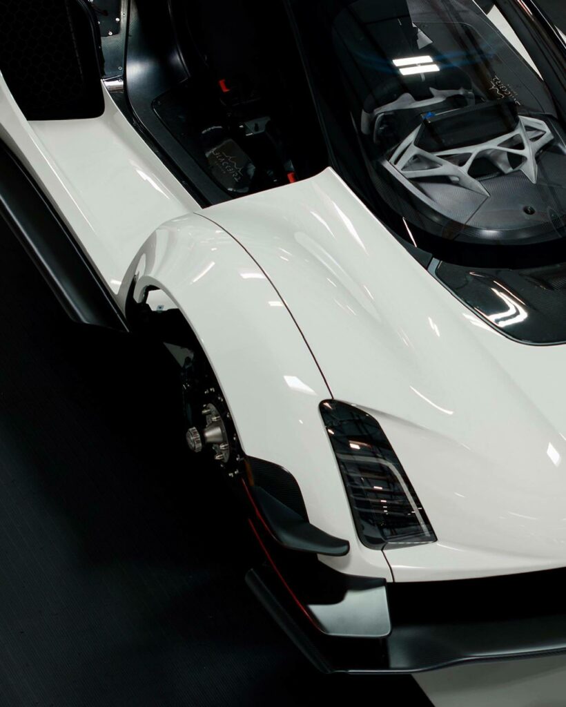  Czinger’s Latest 21C Hypercar Is The All-White Special ‘El Mirage’