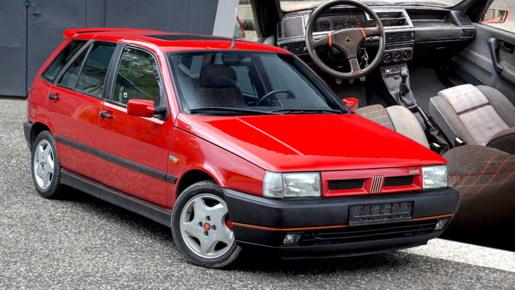  The Tipo 2.0 Sedicivalvole Was Fiat’s 1990s Golf GTI Challenger