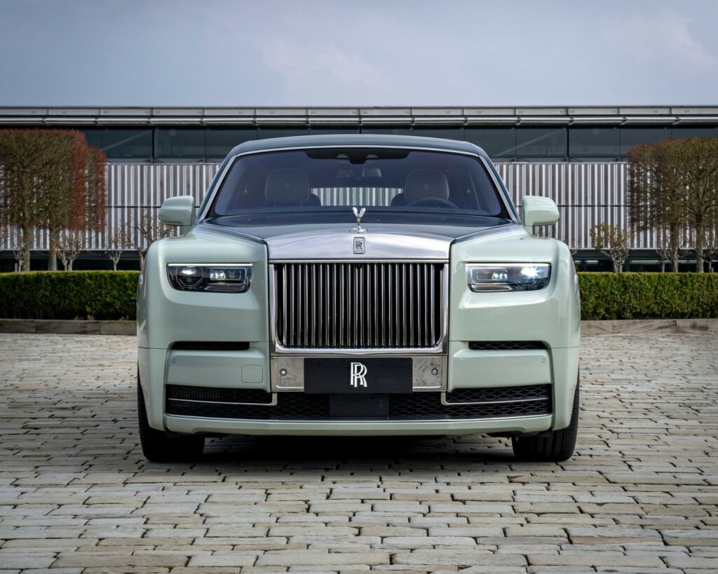  Rolls-Royce Runs Wild With Spirit Of Expression Collection