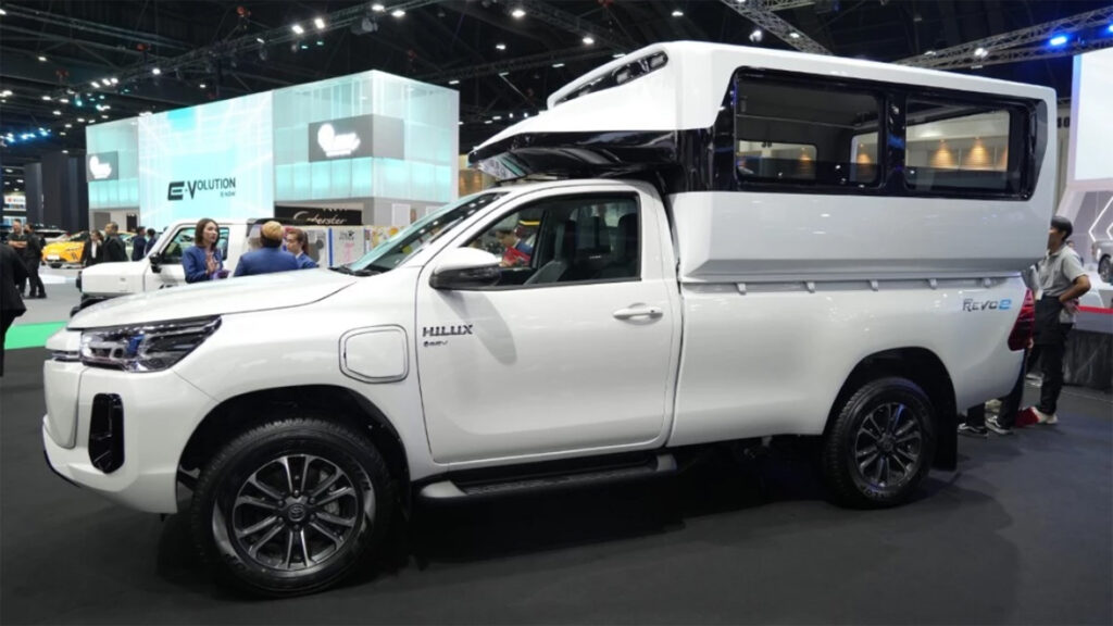  Forget Tuk-Tuks, Thailand Gets An Electric Toyota Hilux Songthaew