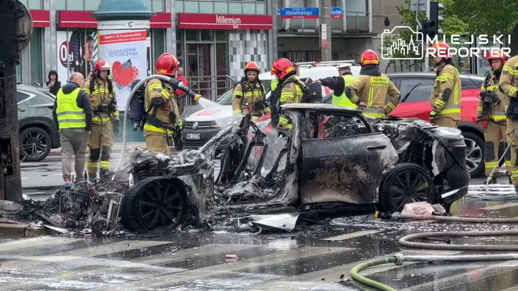  Lucid Air Burns To The Ground After Driver Swerved And Hit A Pole