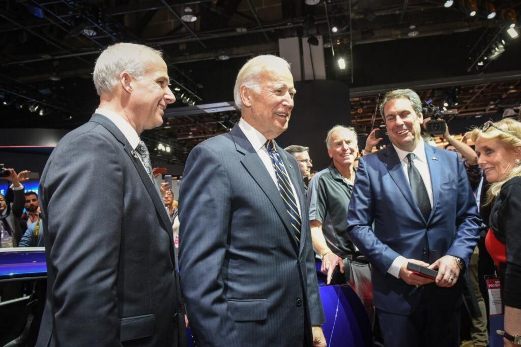  Trump Vows To Dismantle Biden&rsquo;s Climate Agenda While Asking $1 Billion From Oil Execs