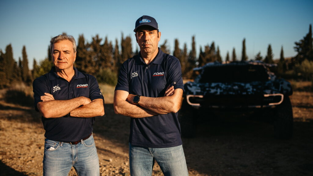  Ford Reunites With Carlos Sainz Who Will Drive Raptor Beast At Dakar Rally