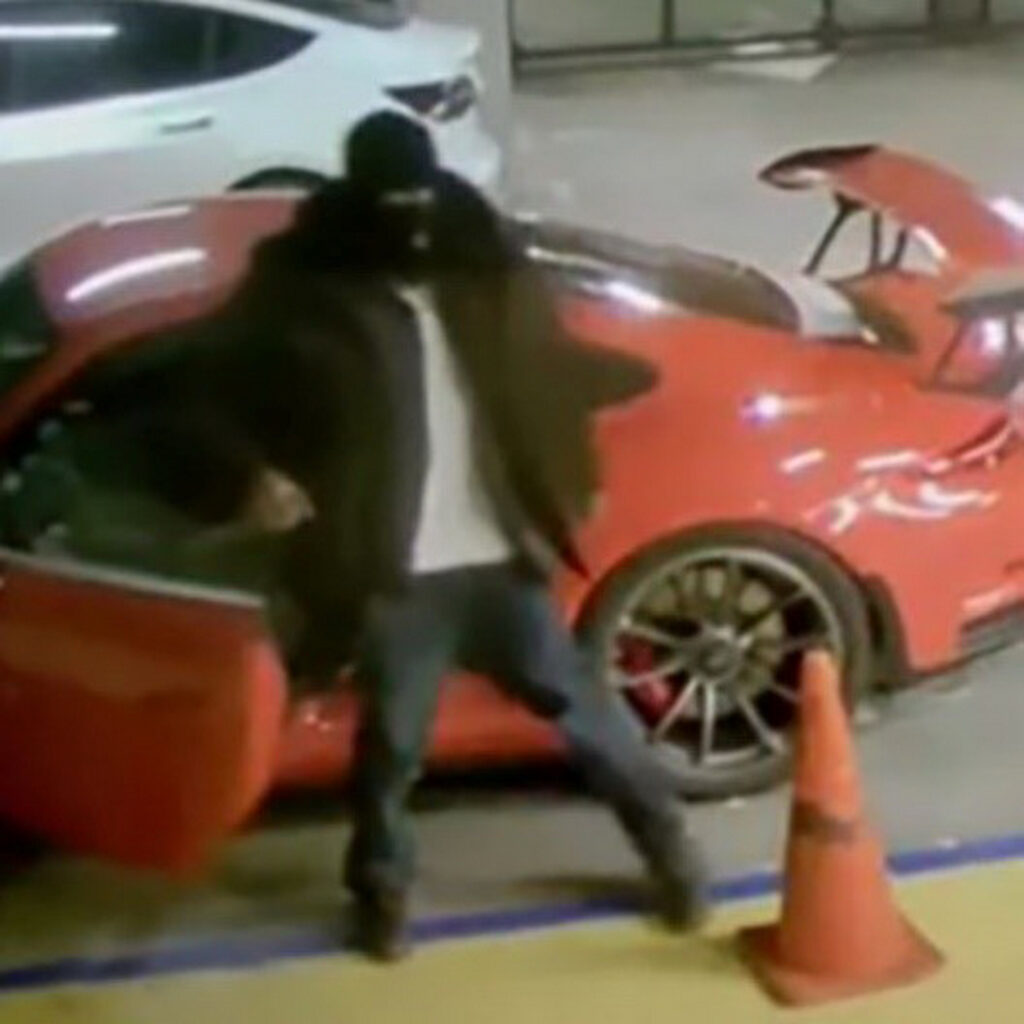  Thieves Steal 911 GT3 And GT3 RS Smashing Through Porsche Showroom