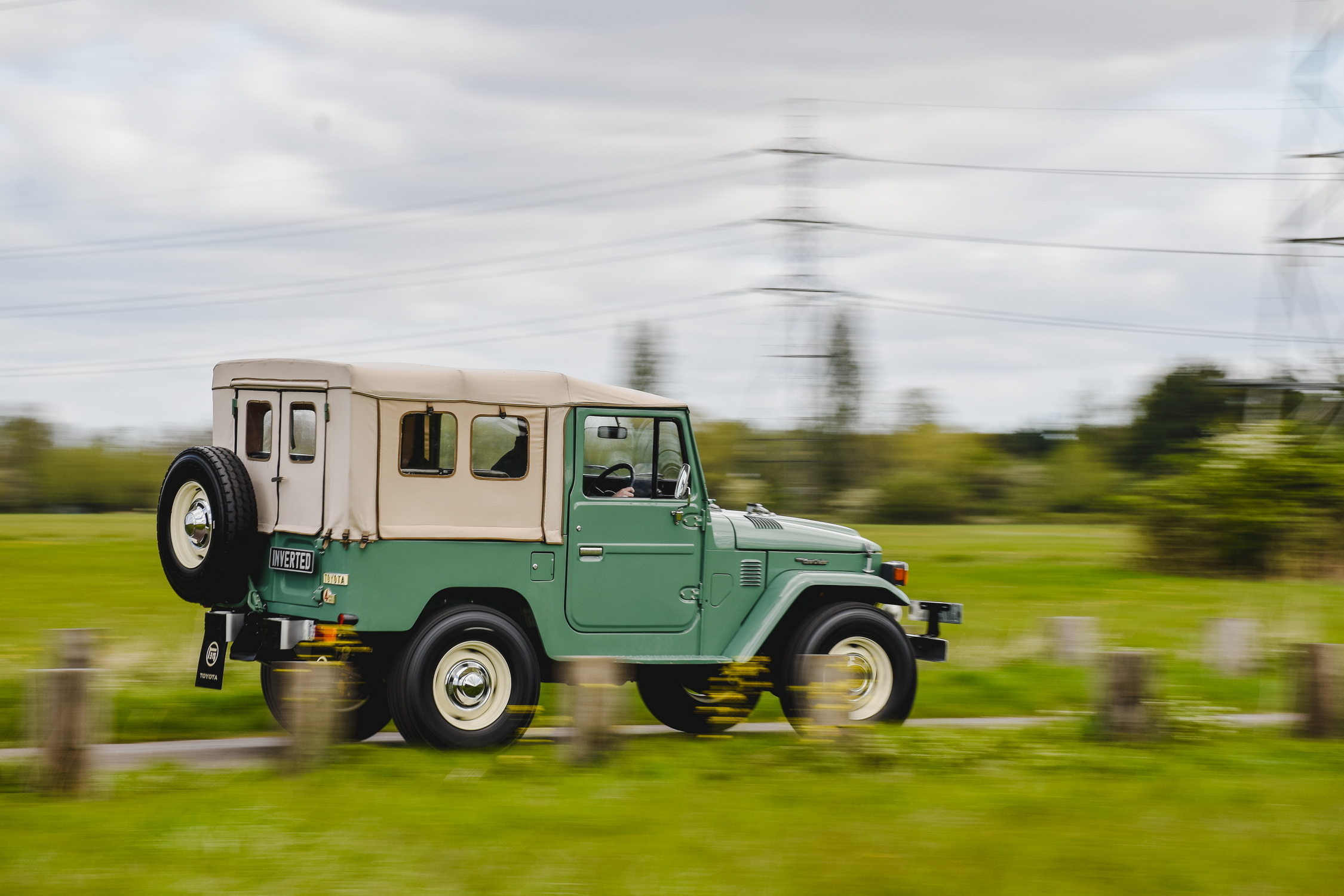 Inverted-Custom-Land-Cruiser-EV (3)