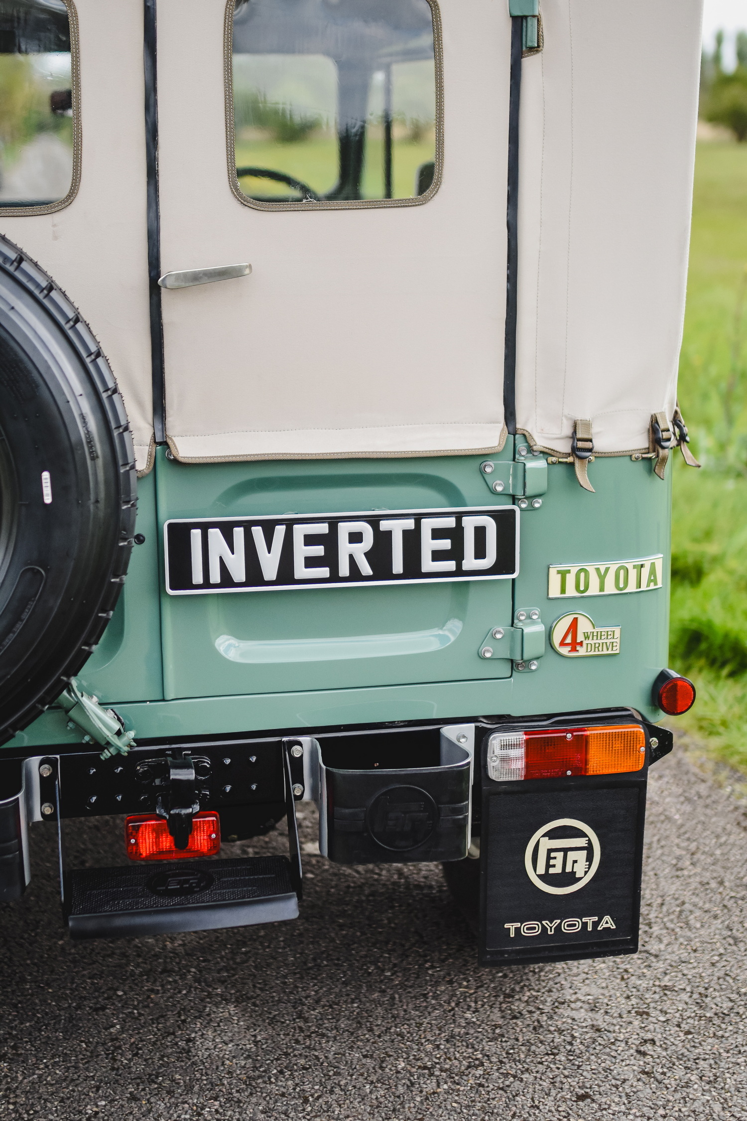 Inverted-Custom-Land-Cruiser-EV (5)