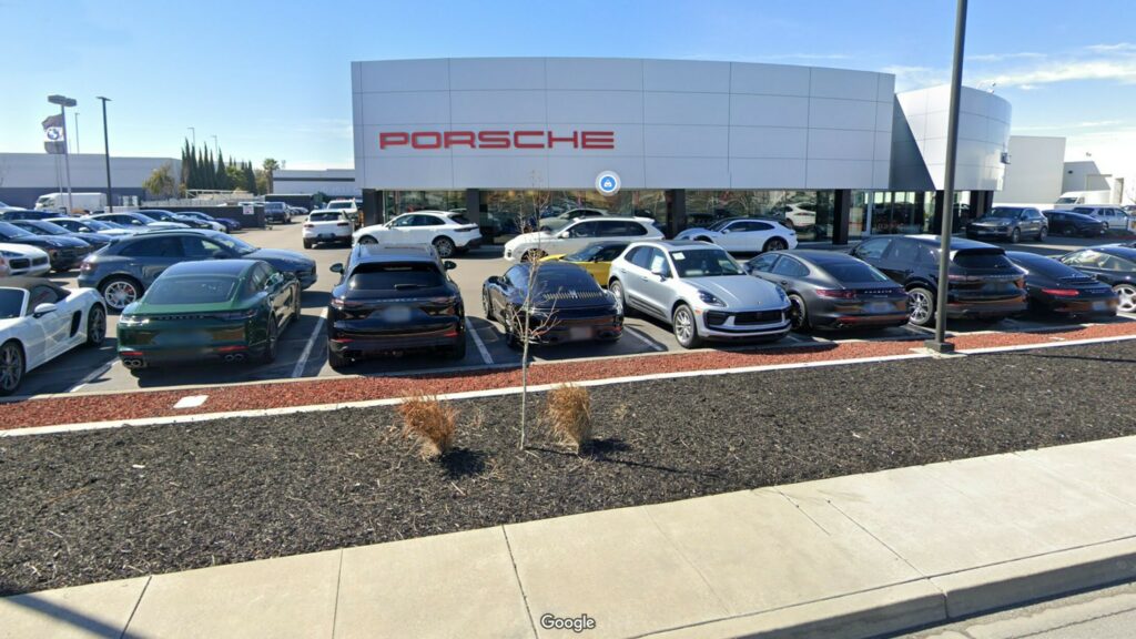  Thieves Steal 911 GT3 And GT3 RS Smashing Through Porsche Showroom