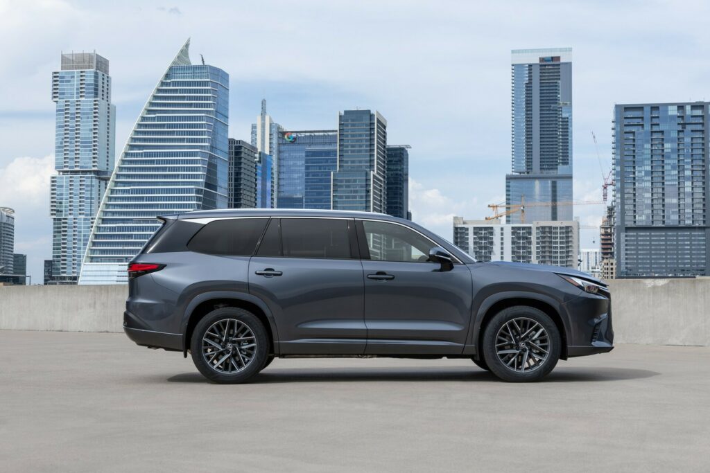 Lexus TX 2024 року