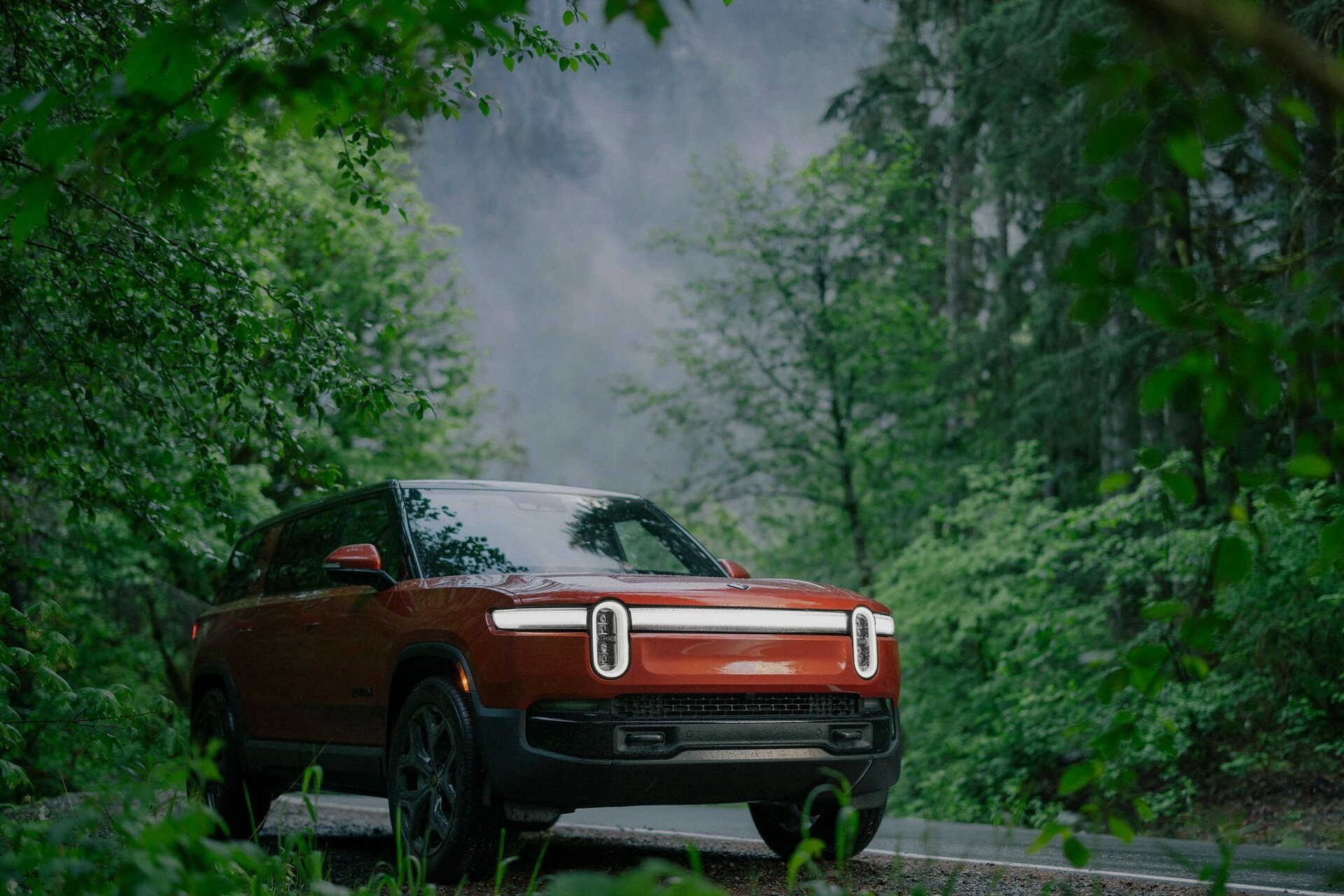 2024 Rivian R1S 606 11