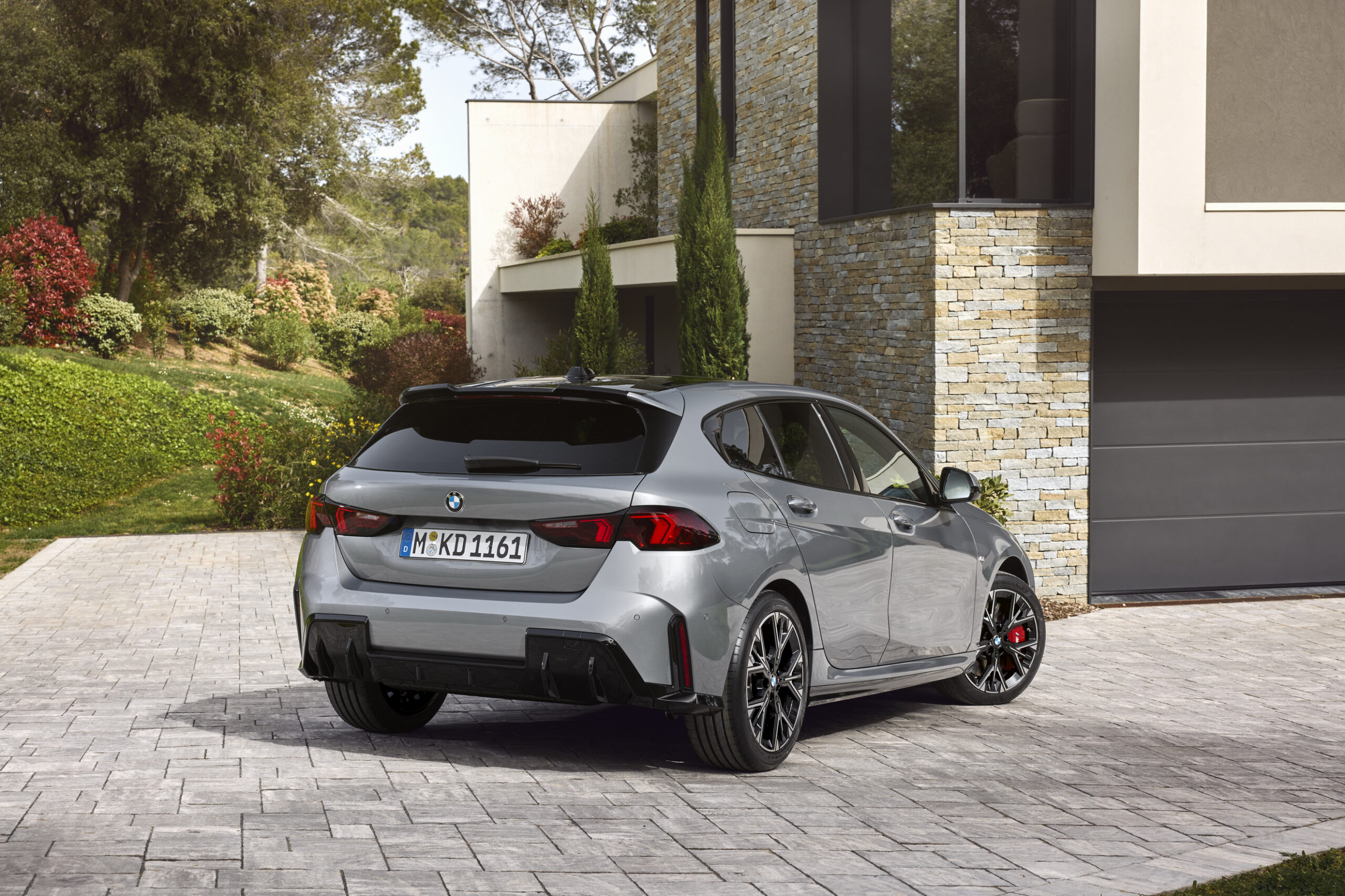 2025 BMW 1-Series 11