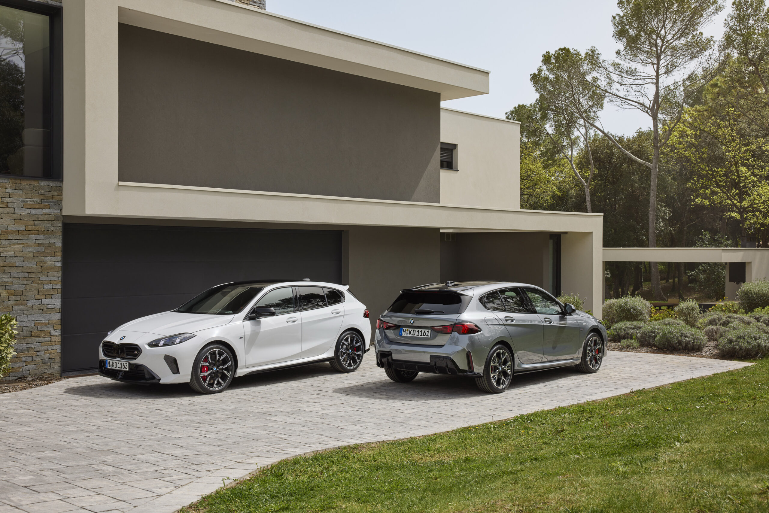 2025 BMW 1-Series 12