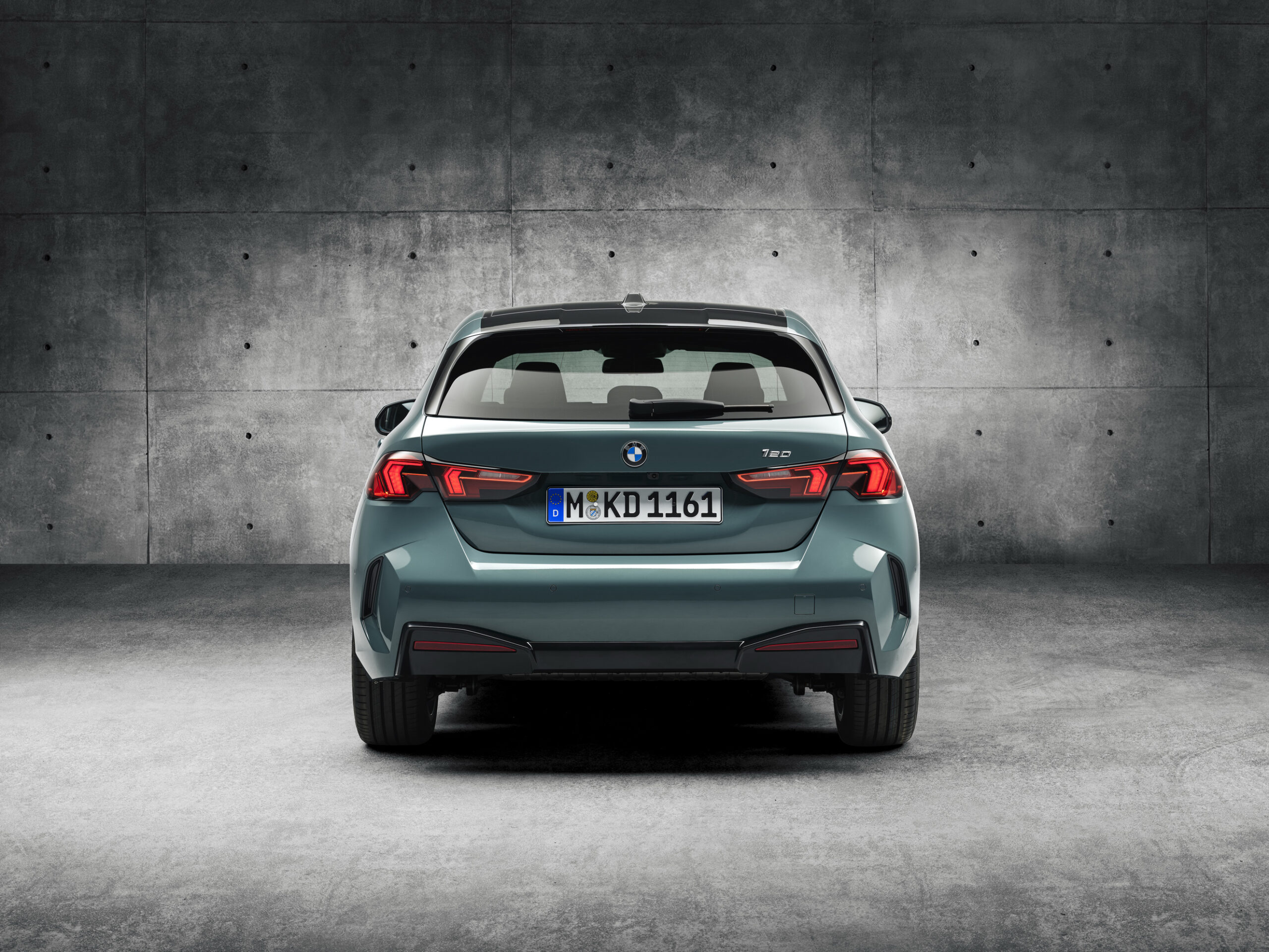 2025 BMW 1-Series 25