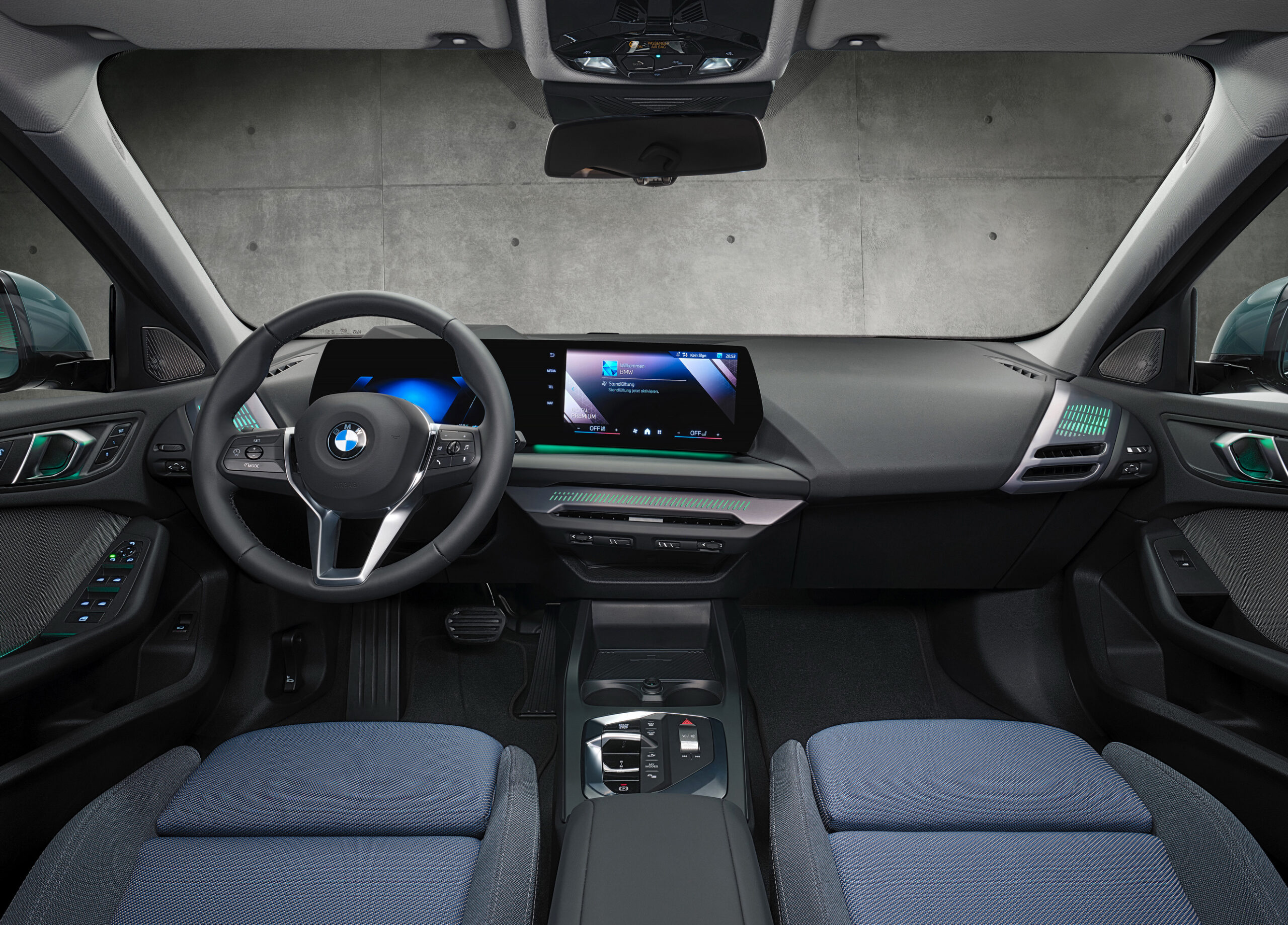 2025 BMW 1-Series 27