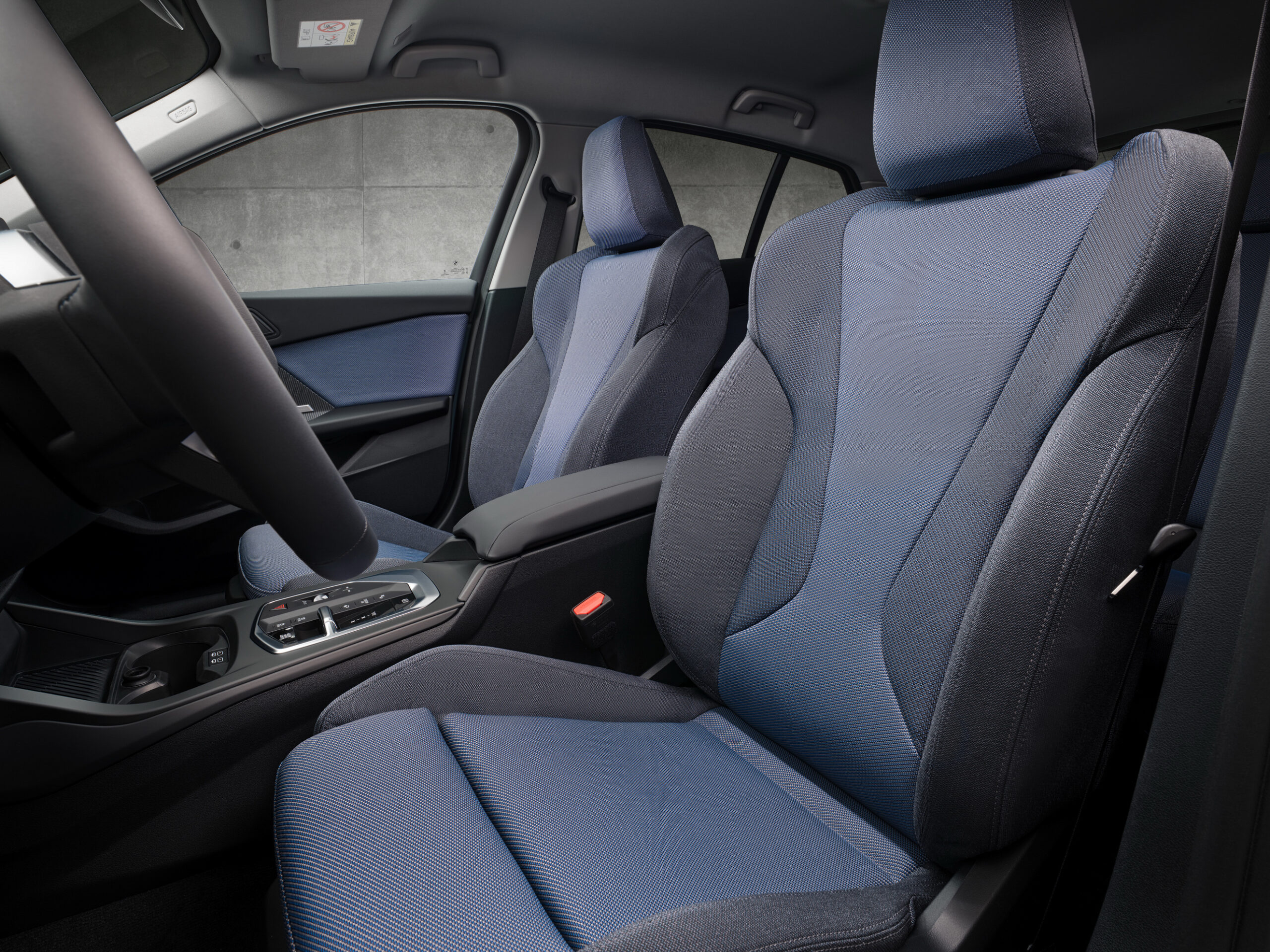 2025 BMW 1-Series 28