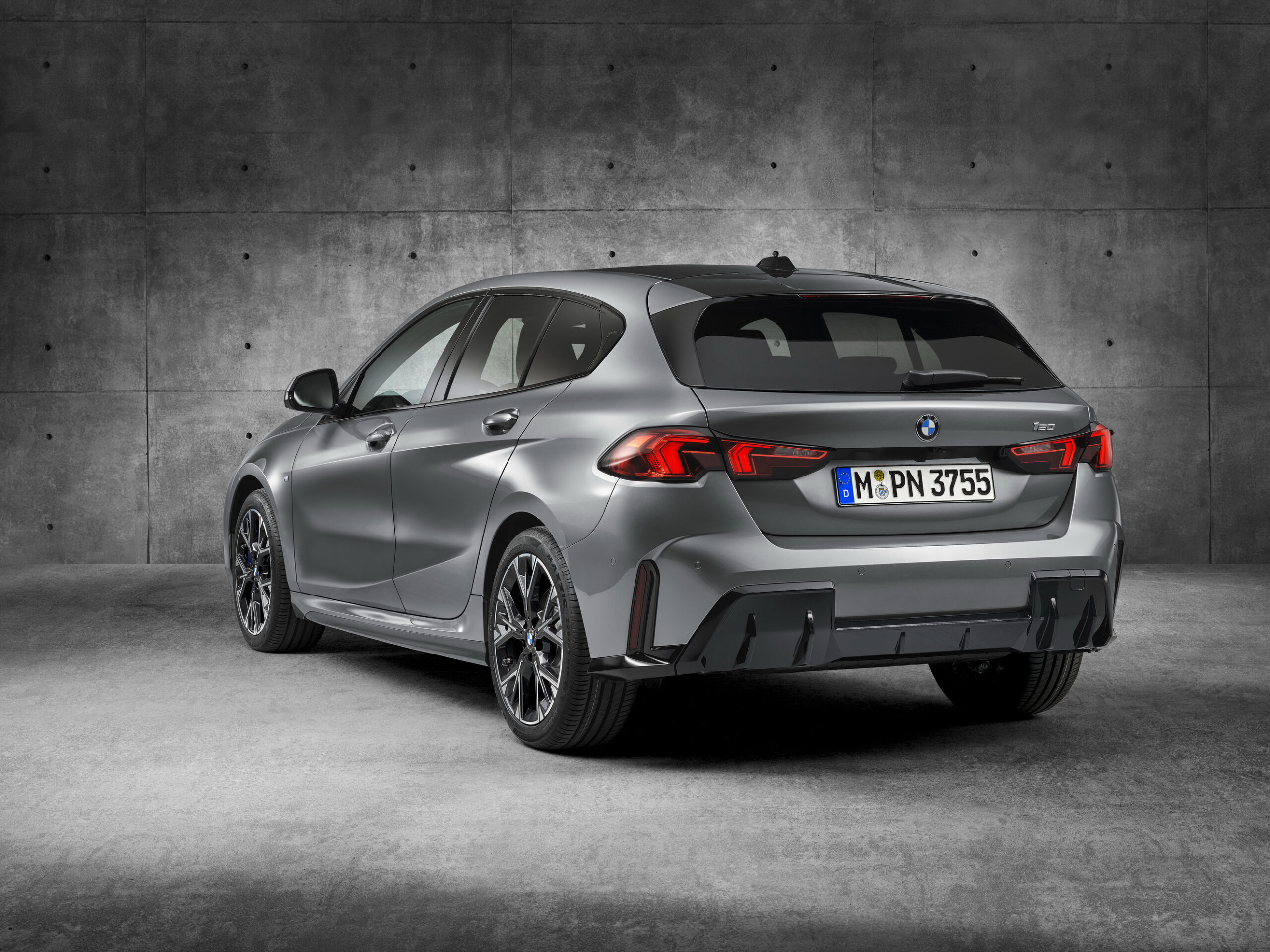 2025 BMW 1-Series 36