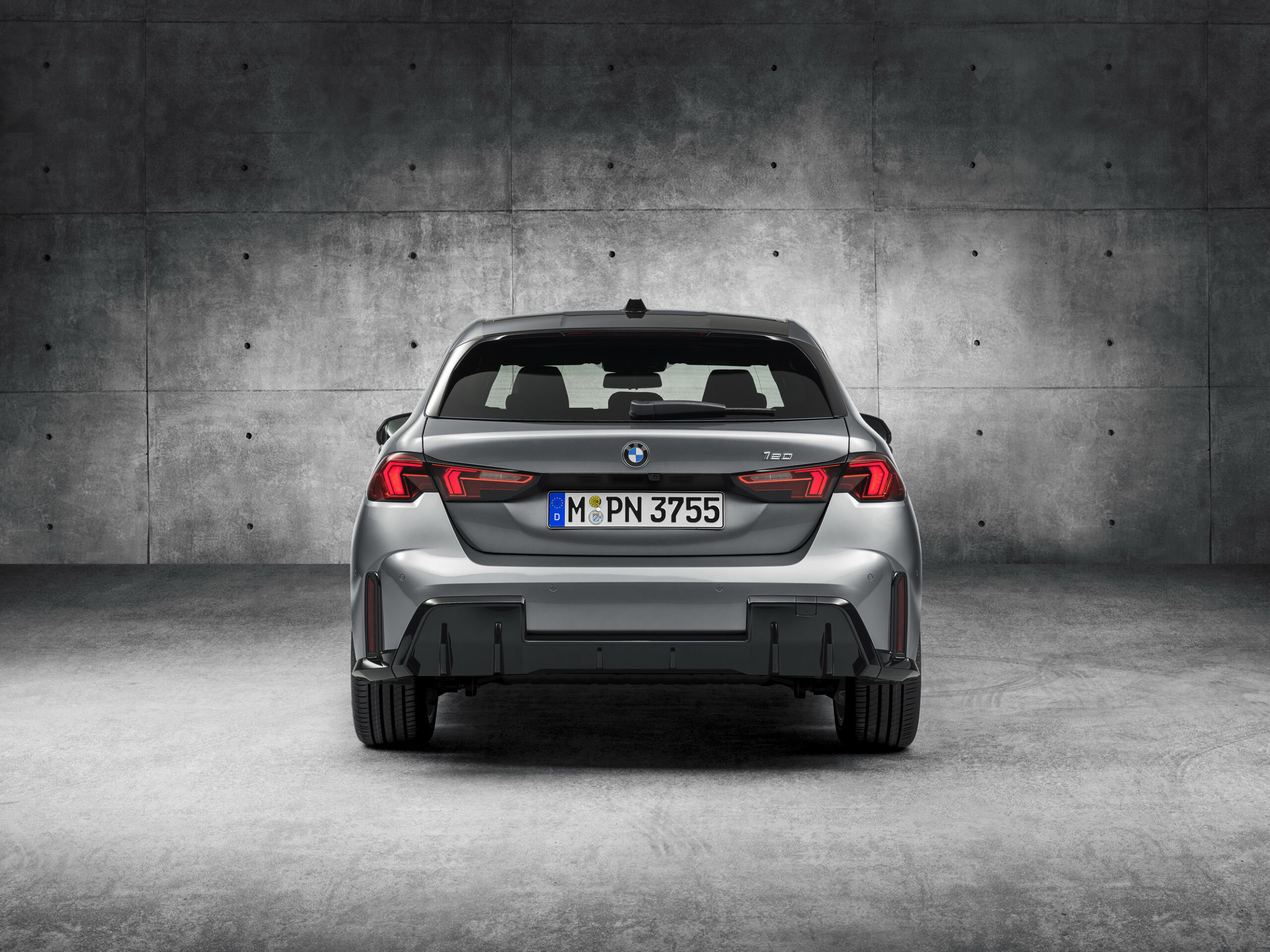 2025 BMW 1-Series 39