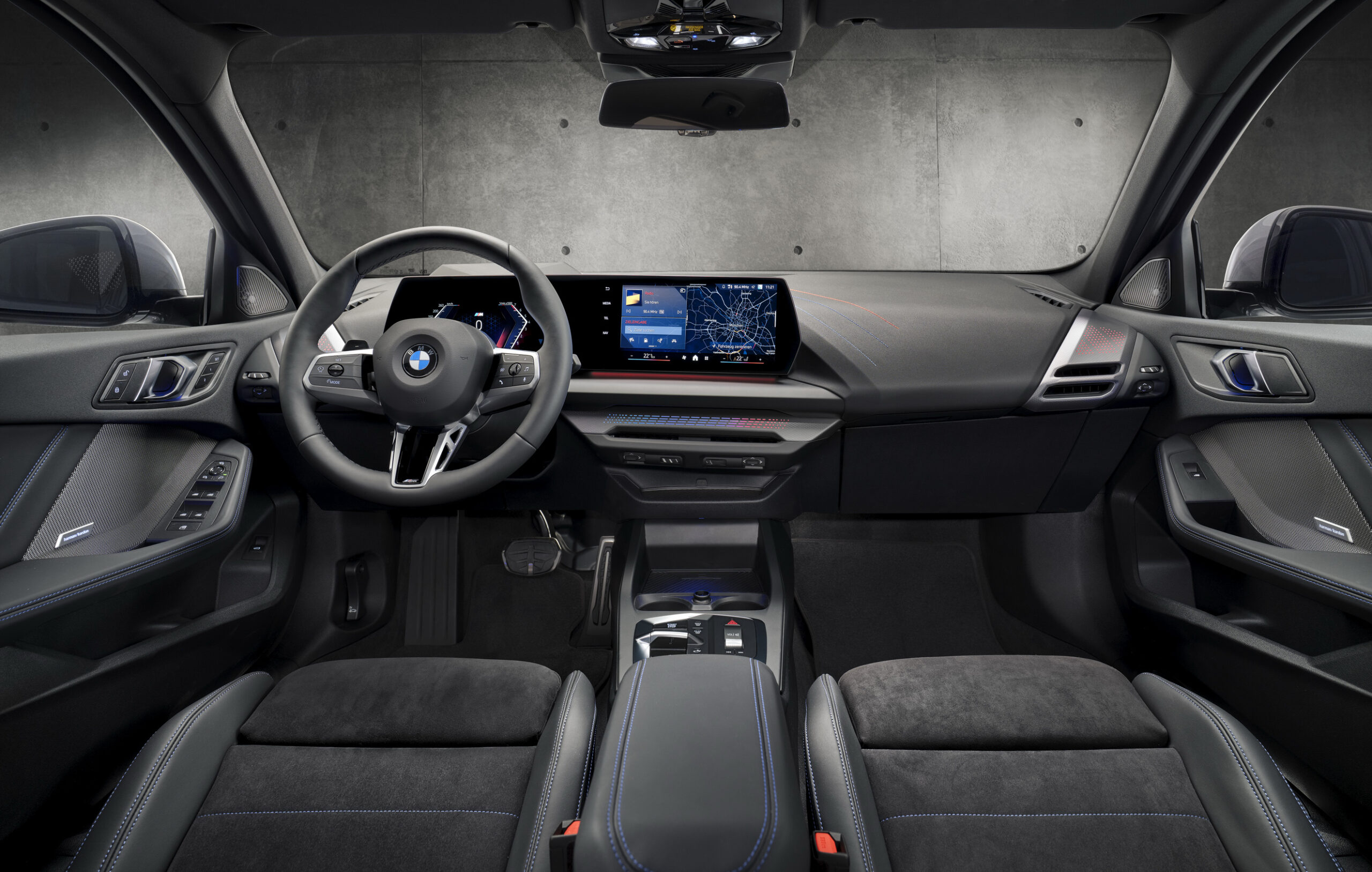 2025 BMW 1-Series 41