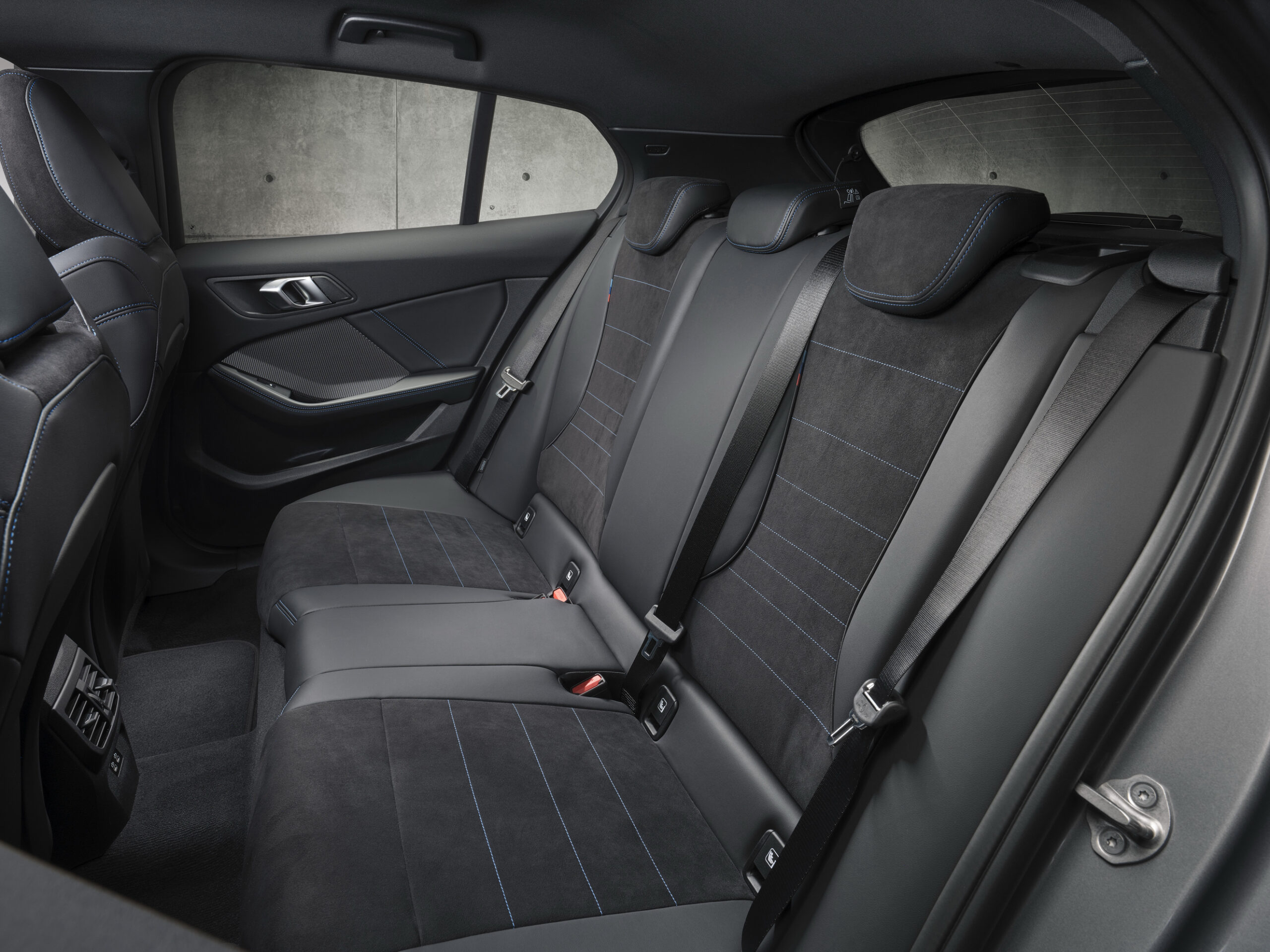 2025 BMW 1-Series 44