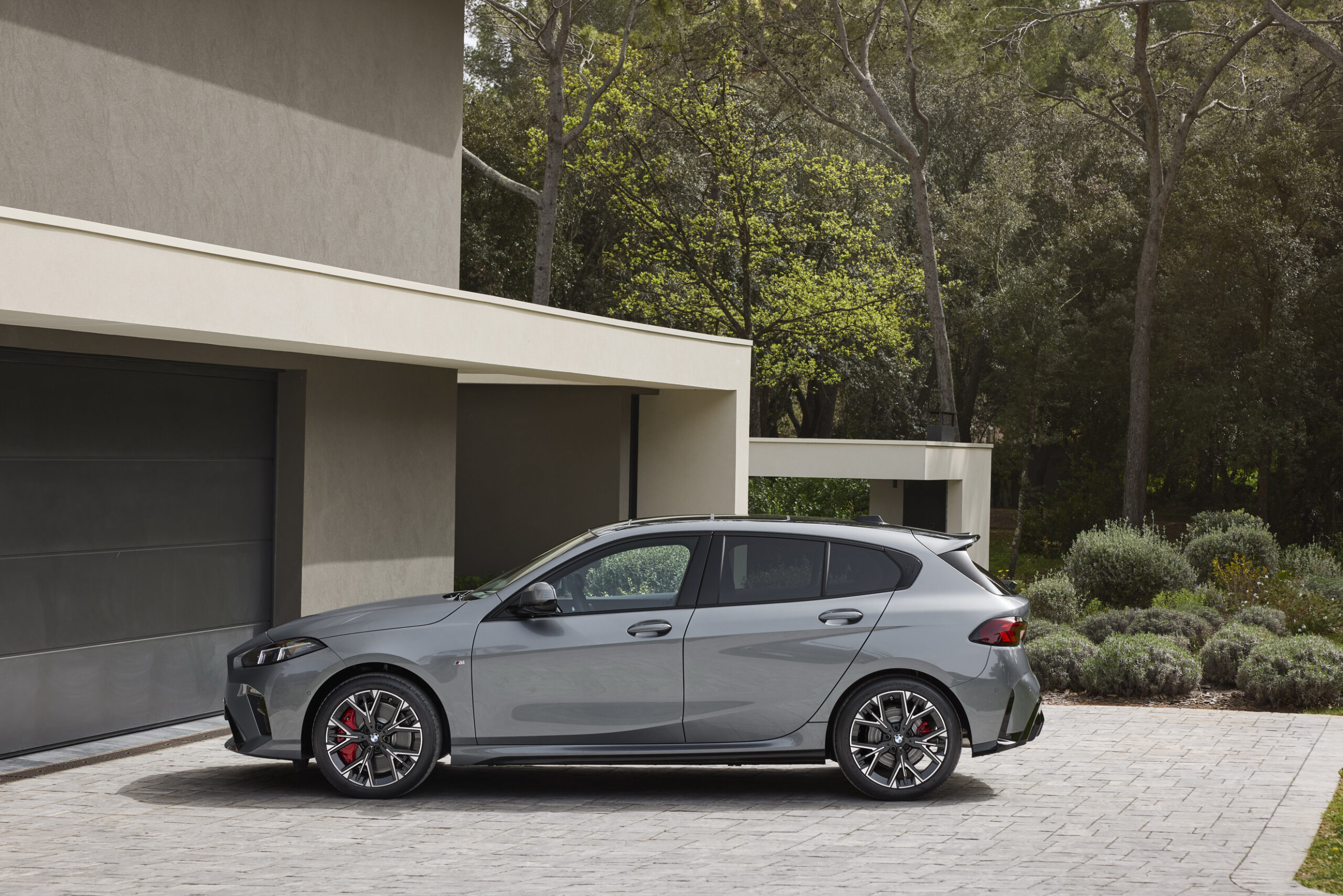 2025 BMW 1-Series 9