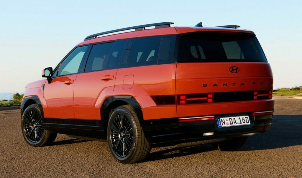  Hyundai&rsquo;s Most Polarizing SUV Is Changing Again, But It&rsquo;s Not Starting Over