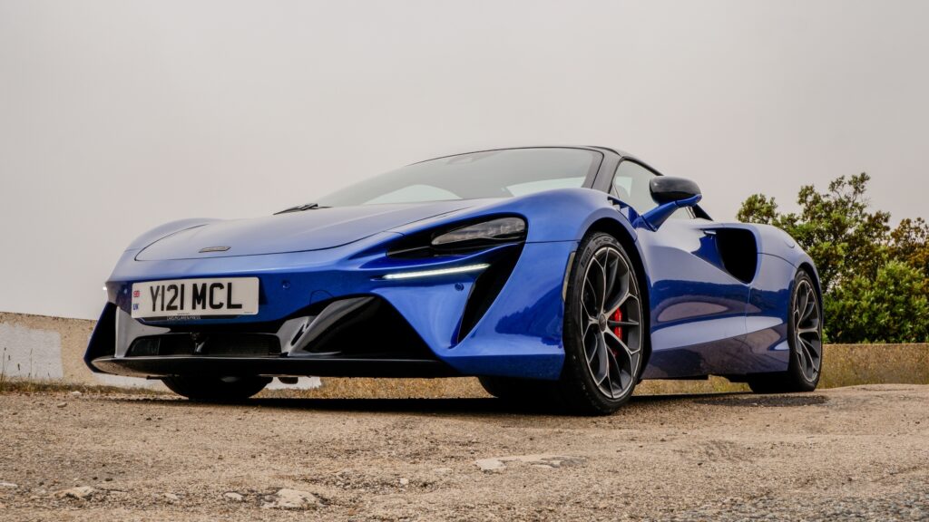  McLaren Is Trying To Sell Arturas With 0% Financing