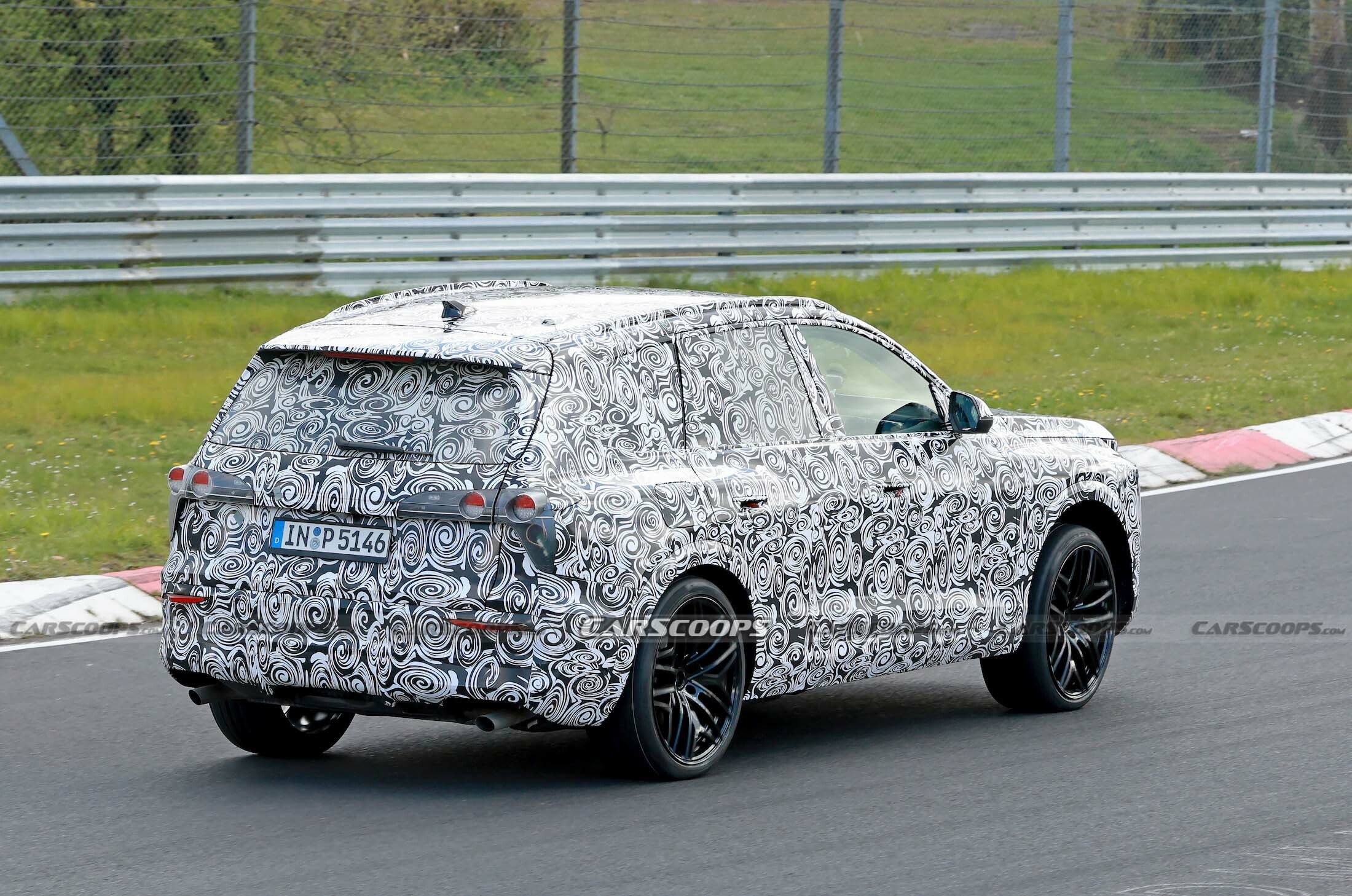  2026 Audi Q7 Prototype Tries To Screen Off Its Display-Heavy Dashboard Bildidee 