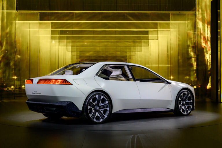  Carscoops Illustration 