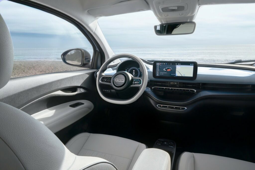  Fiat 500e &ldquo;Inspired By Los Angeles&rdquo; Offers Fancy Colors For $36,000