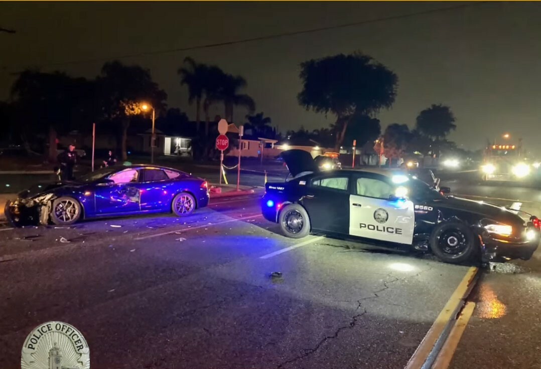 Tesla Allegedly In “Self-Drive” Mode Slams Into Parked Police Car ...
