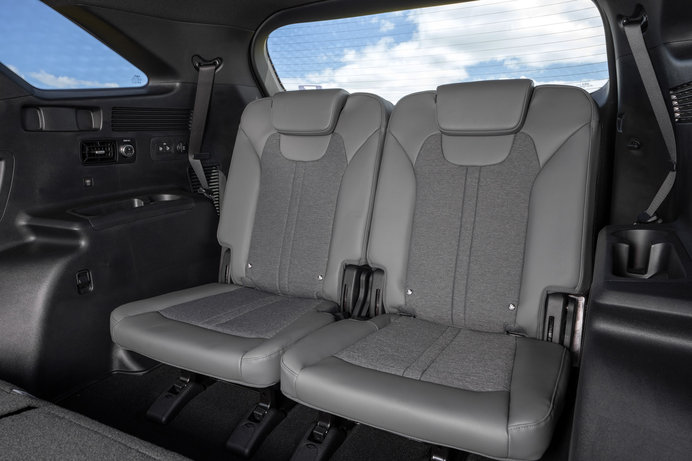 Driven: Kia’s Common-Sense 2025 Sorento Gets Some EV9 Pizzazz