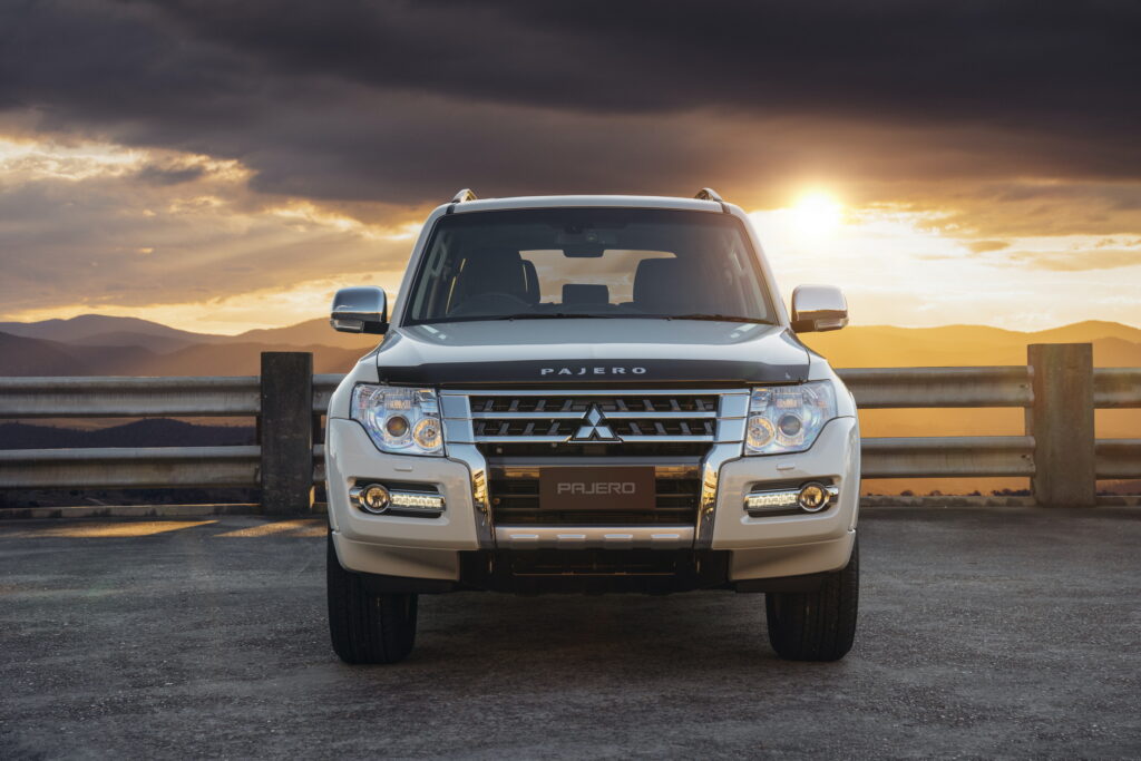 Попереднє покоління Mitsubishi Pajero