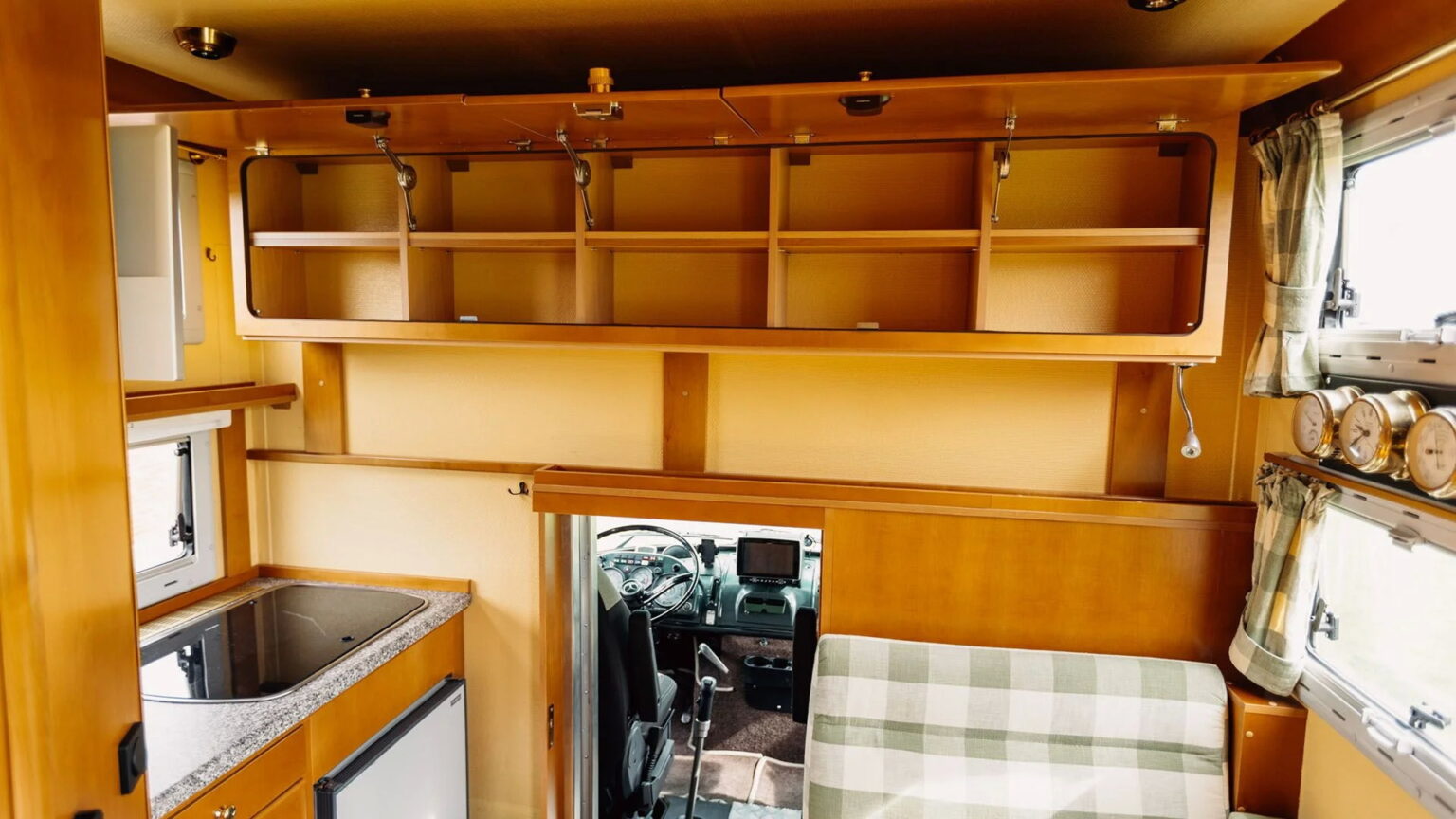 This 1974 Mercedes-Benz Is The Ultimate Hipster RV | Carscoops