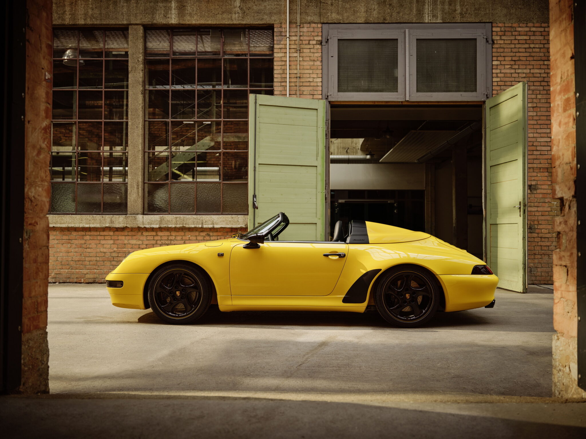 Porsche Builds A Ridiculous One-Off 993 Speedster For Obsessed ...