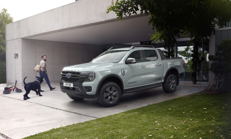 2025 Ford Ranger PHEV Debuts With 275 HP And A 28-Mile EV Range | Carscoops