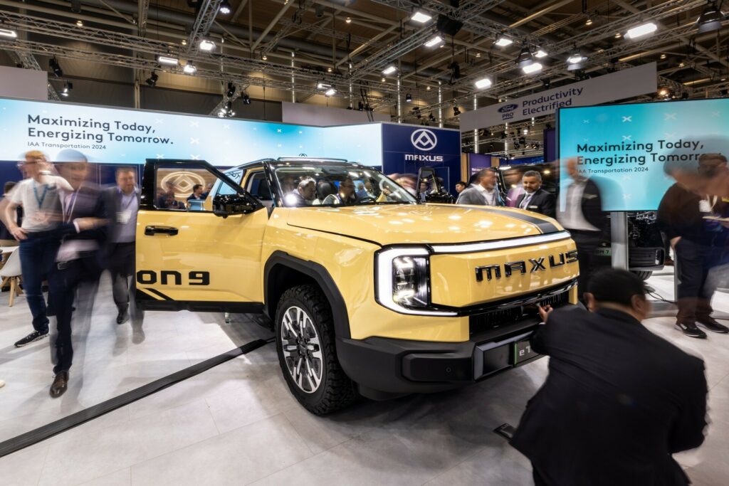  Maxus eTerron 9 Debuts As A 436 HP Electric Pickup For Europe