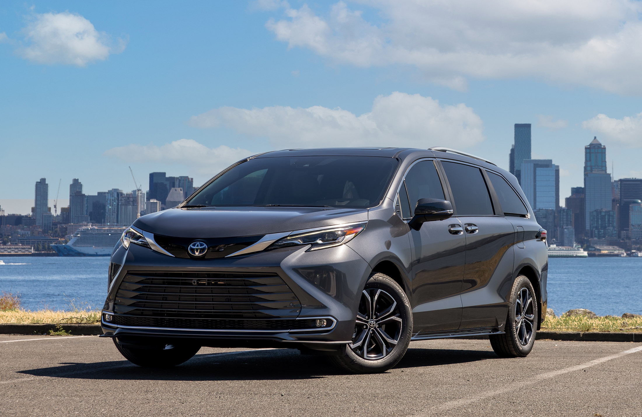 2025 Kia Carnival Hybrid Review: Smart Updates Make A Good Minivan Great