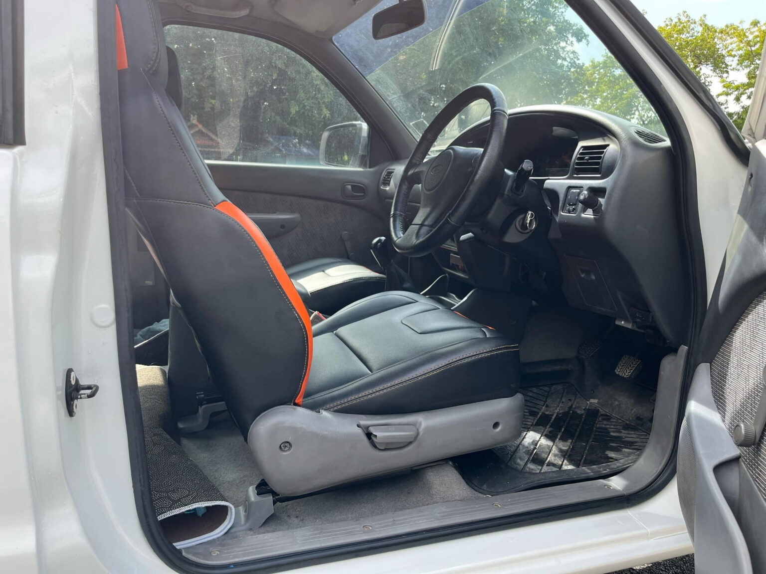 Old Ford Ranger Gets Raptor Looks, But It’s All Bark, No Bite | Carscoops