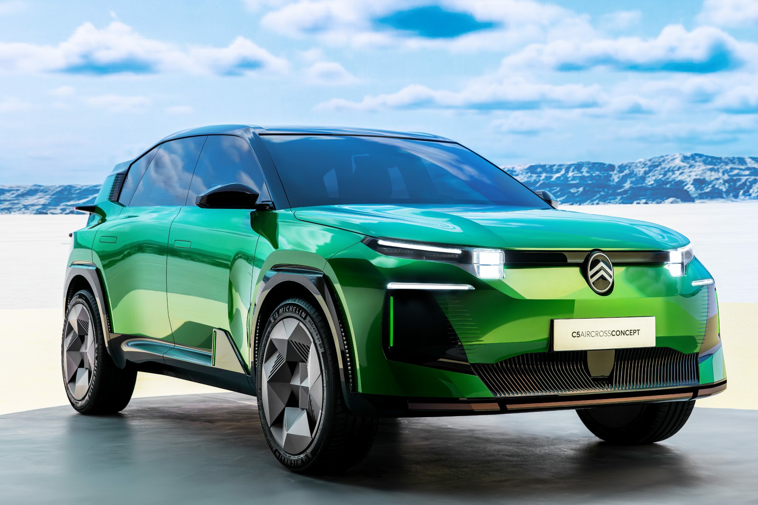 Citroen C5 Aircross Concept Previews A Family-Focused Compact SUV For 2025