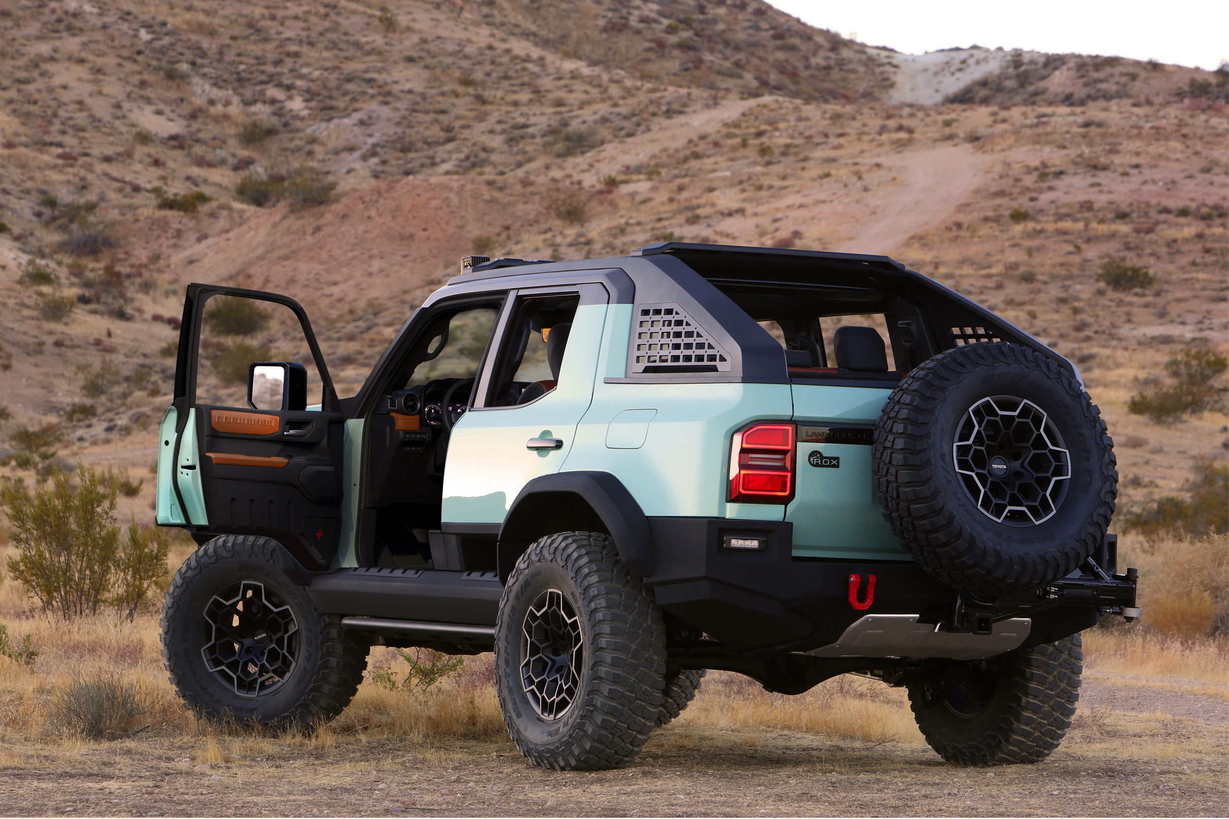 Toyota Land Cruiser ROX - 2024 SEMA (18)
