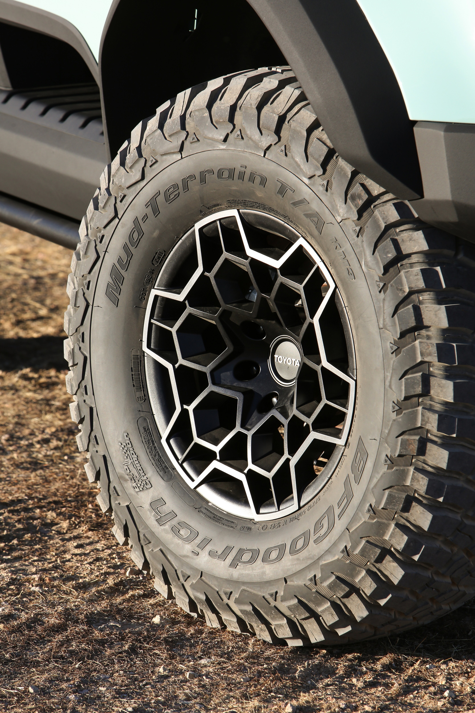 Toyota Land Cruiser ROX - 2024 SEMA (19)