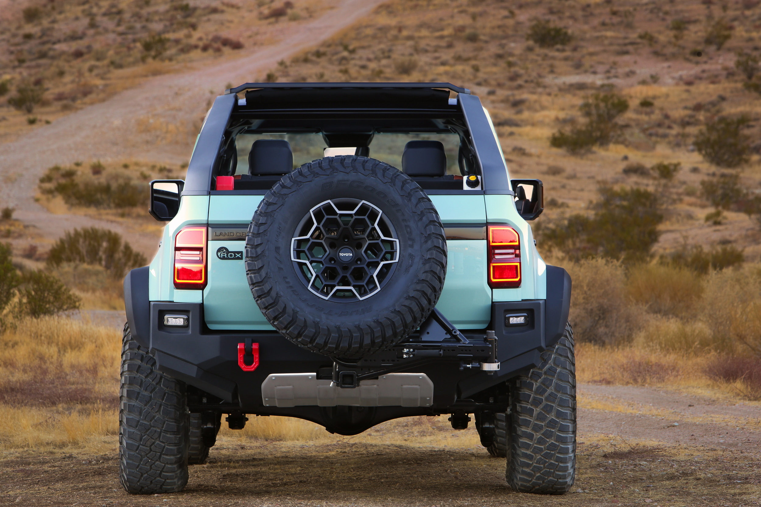 Toyota Land Cruiser ROX - 2024 SEMA (23)