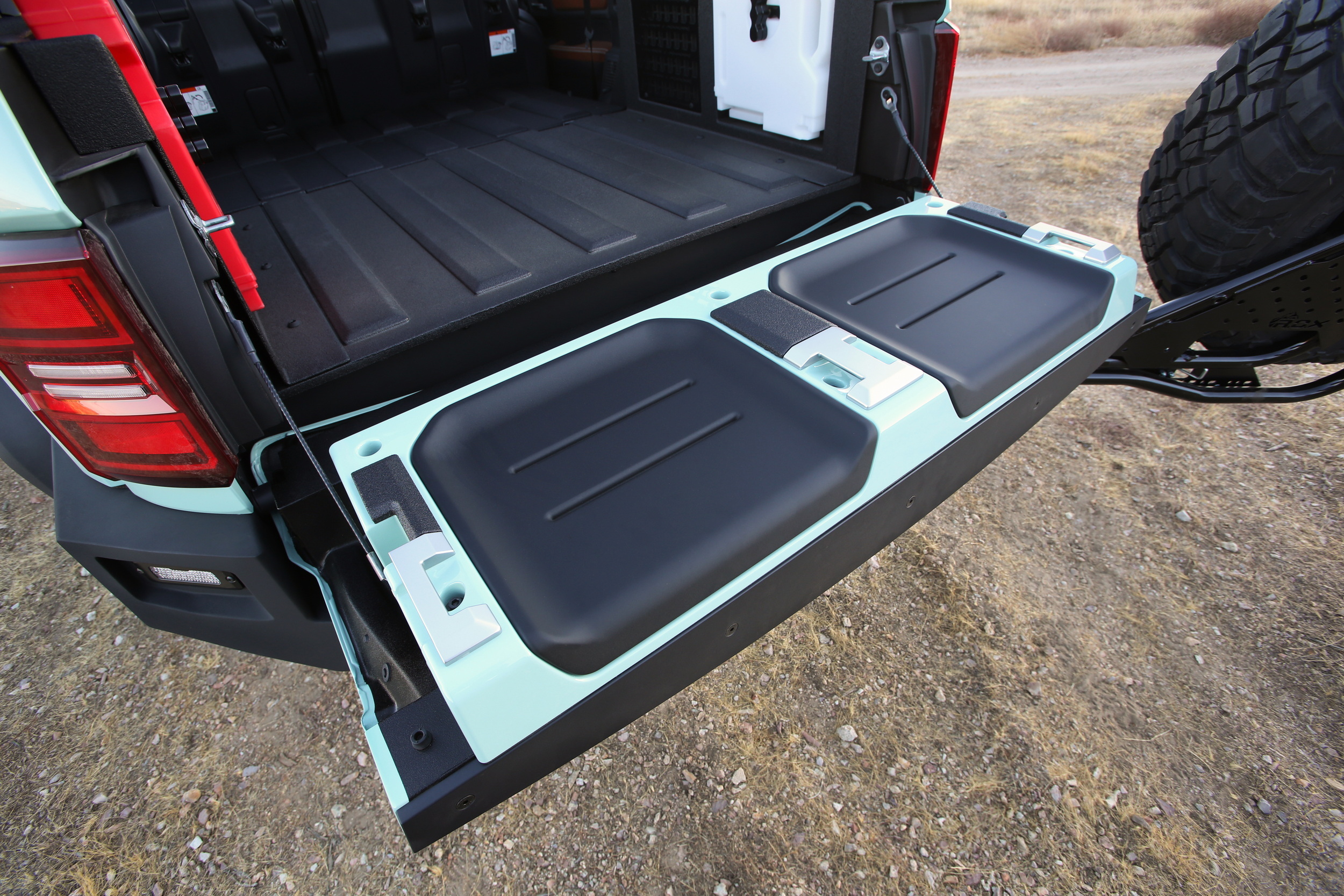 Toyota Land Cruiser ROX - 2024 SEMA (31)